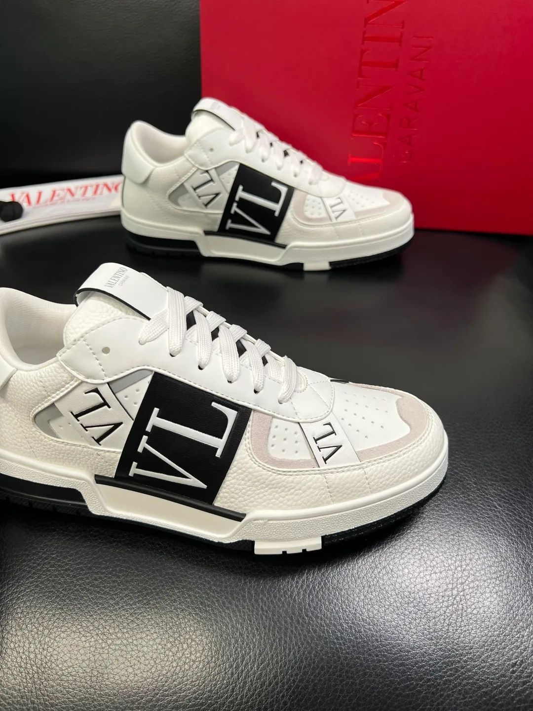 Men's shoes 💰660 VALENTINO High quality top craftsmanship Valentino, sports sneakers counter synchronization, uppers imported from Italy, high-quality splicing colorful complex crafts, imported cowhide lining soft and comfortable, soles: original soles specially provided by the original factory, T men's shoes 💰U exclusive movable molded soles super comfortable, original factory and single goods, welcome to compare, couple size 39-44 (customized 45)